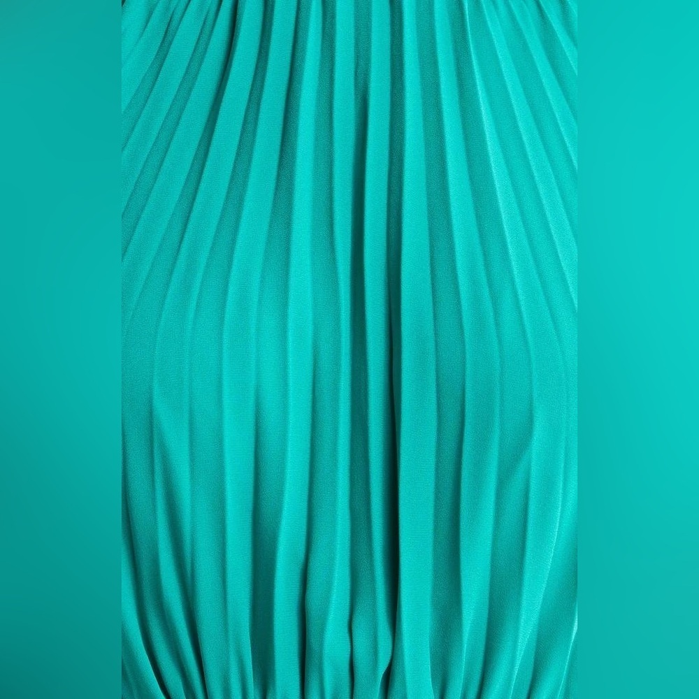 HALOGEN Pleated Sharkbite Hem Midi Dress In Miami Green M - Picture 3 of 8